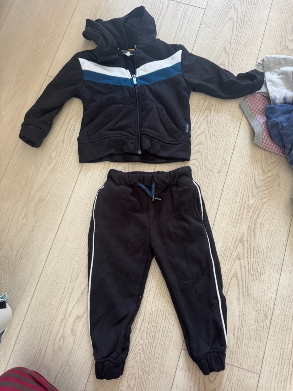 BEN SHERMAN 2 T Boys Sweat Outfit Navy Striped Set - Pants & Long Sleeve Zip